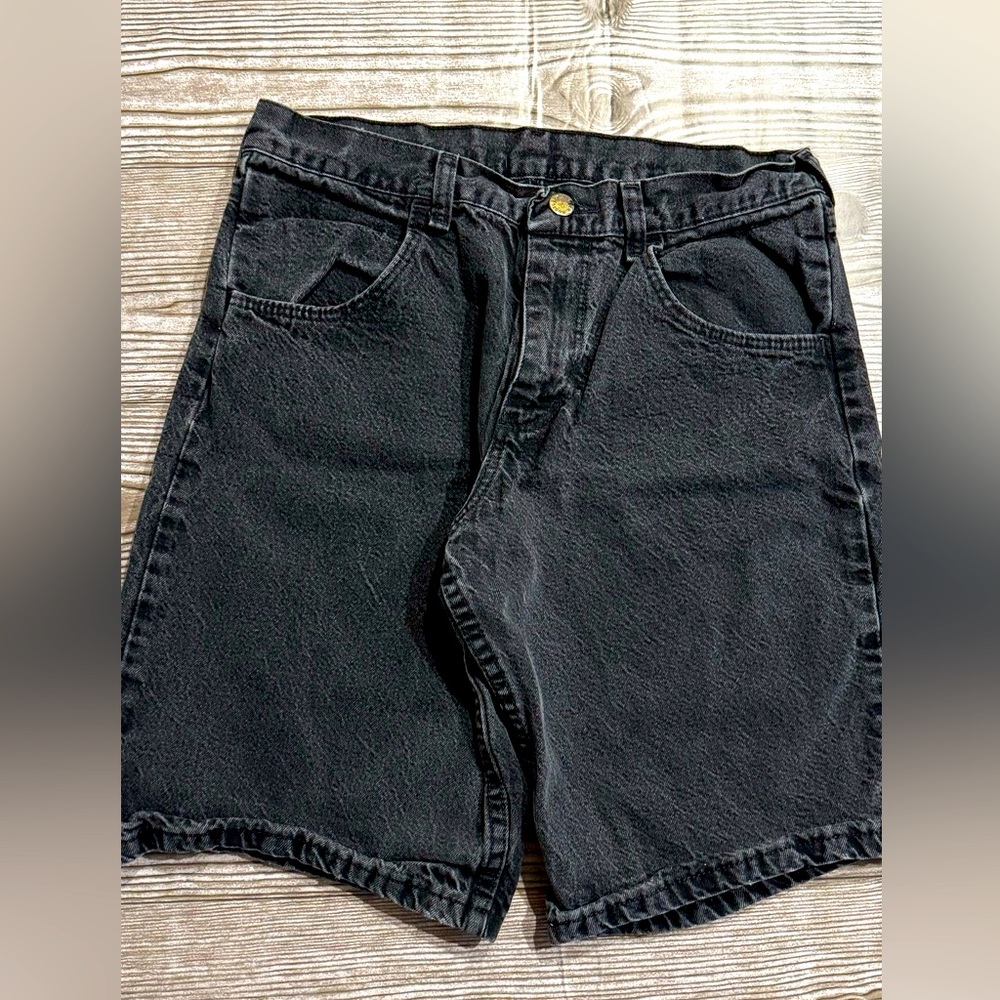 Boys Husky size 14 jean Rustler shorts. Black.